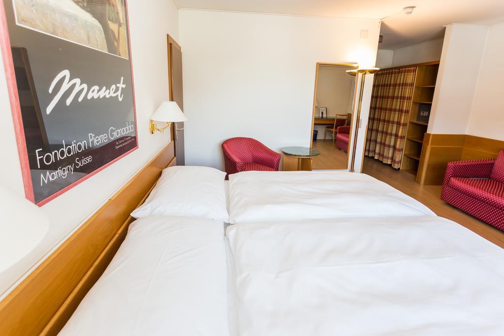 Hotel Du Rhone Sion Habitación foto