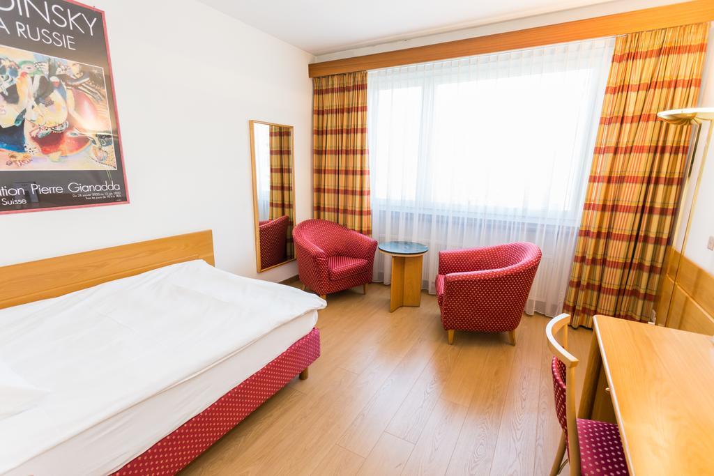 Hotel Du Rhone Sion Habitación foto