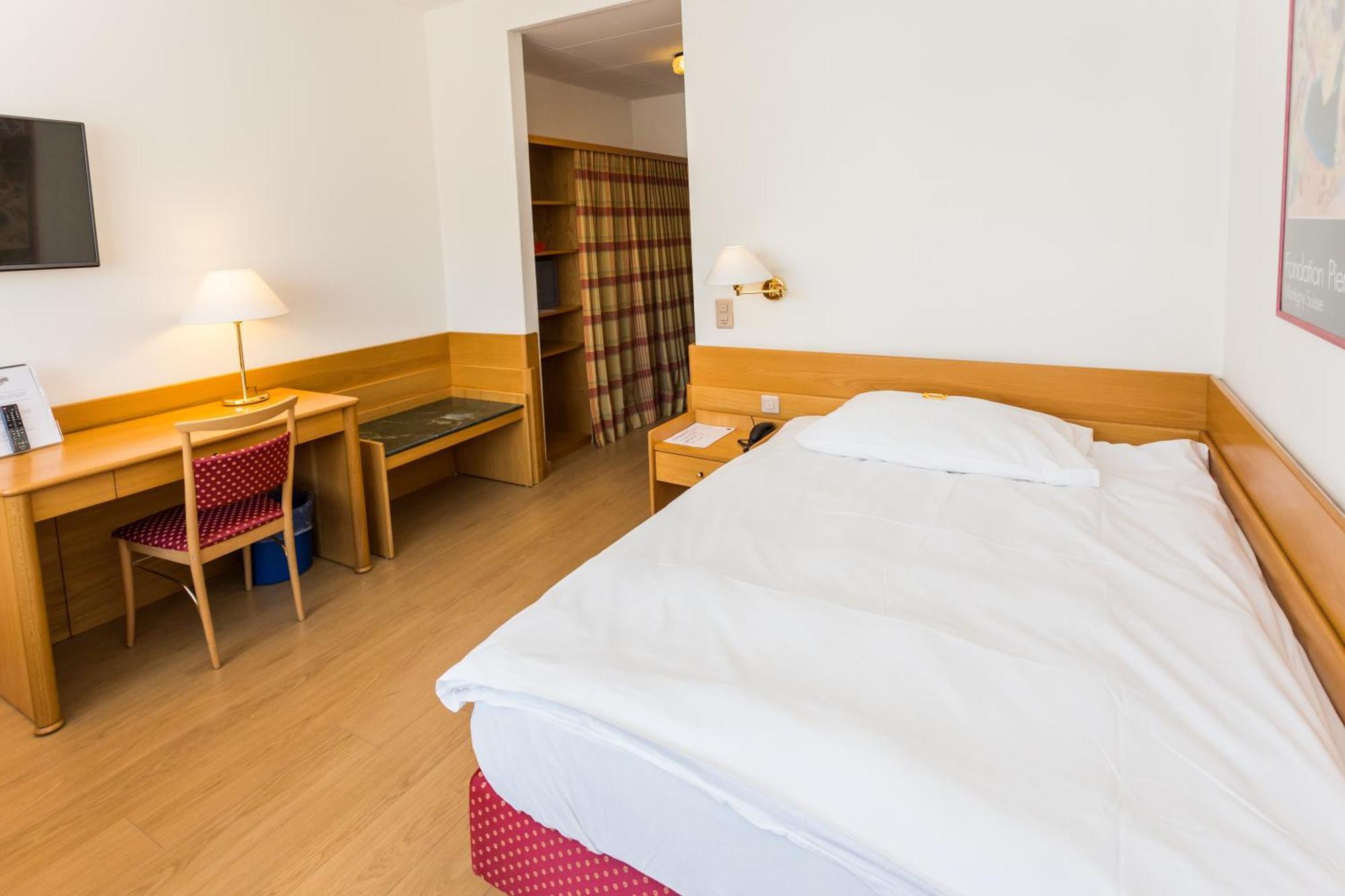 Hotel Du Rhone Sion Habitación foto